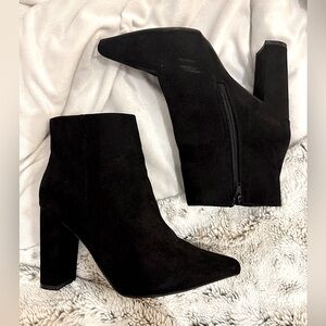 Forever 21 black faux suede heeled ankle boots size 8